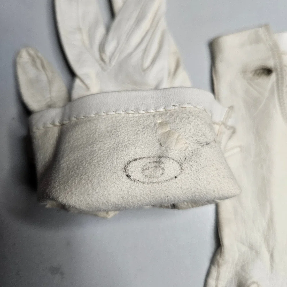 Vintage Macy Associates White Leather Gloves Made in Italy Pearl Button Size 6.5